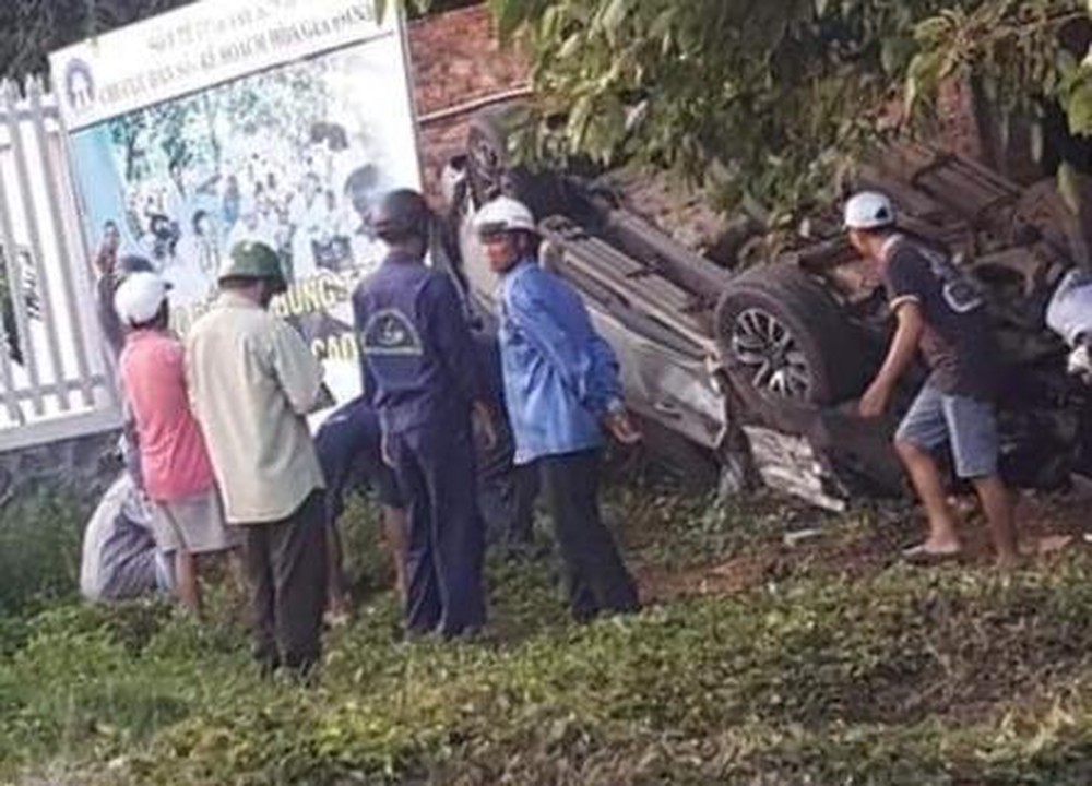 Tây Ninh: Gặp nạn trong đêm, tài xế tử vong trong ôtô