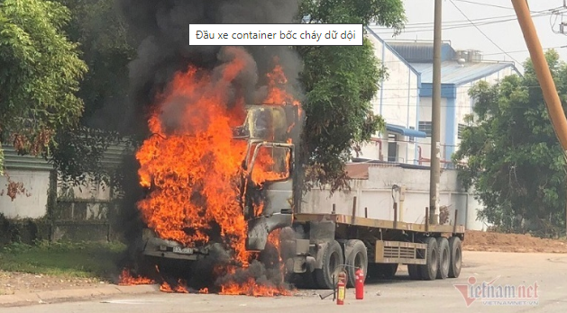 Xe container bốc cháy dữ dội trong KCN ở Bình Dương
