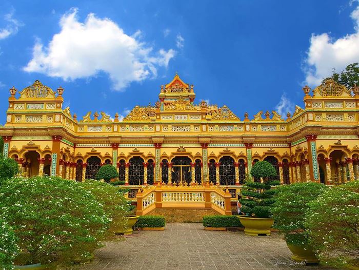 Độc đáo, cổ kính chùa Vĩnh Tràng Tiền Giang