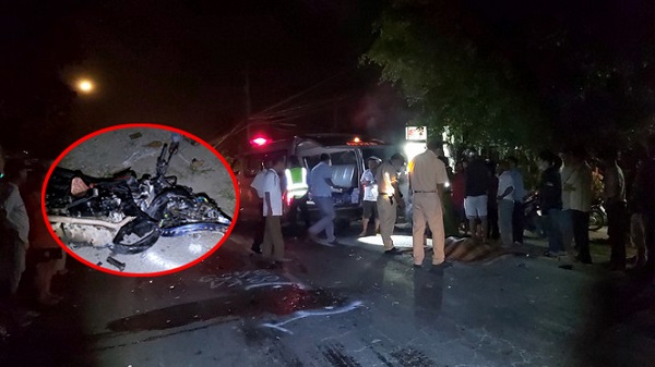 Tiền Giang: Hai xe máy biến dạng sau cú tông trực diện, ba người thương vong