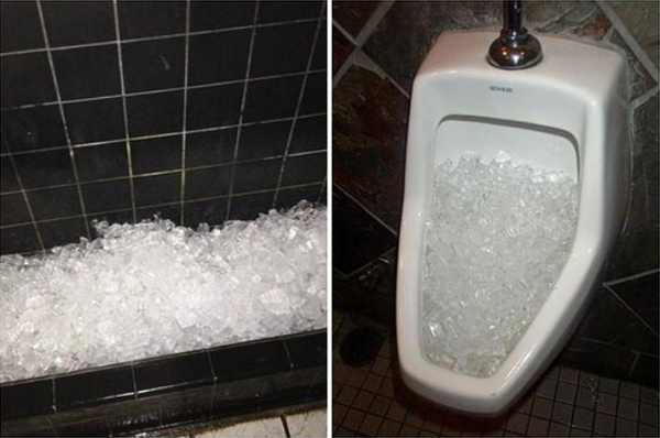 Tại sao các nhà hàng, khách sạn thường đổ đá lạnh vào bồn vệ sinh: Có phải để ngăn tắc nghẽn như lời đồn?