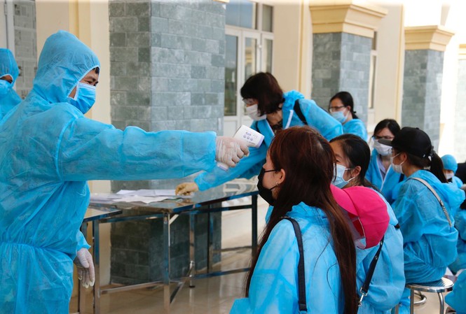 Vắc-xin ngừa COVID-19 tại Việt Nam: Ai sẽ là người được tiêm thử nghiệm?