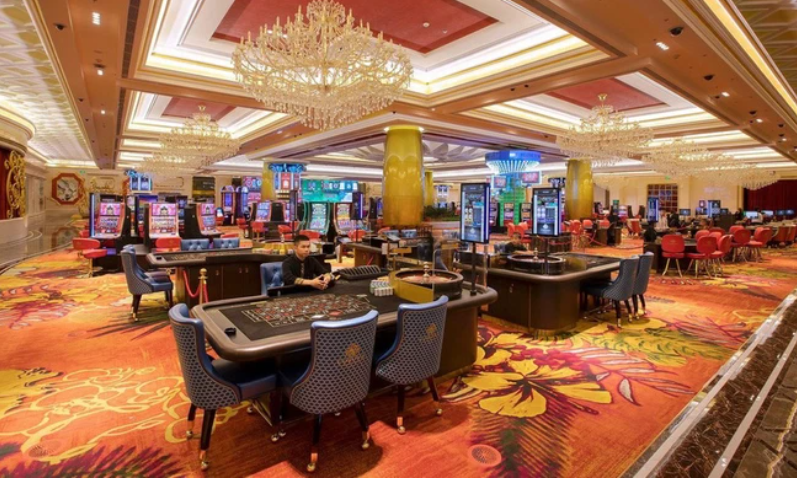 Người Việt phải chi 1 triệu đồng, chứng minh thu nhập để vào cửa casino Corona Phú Quốc