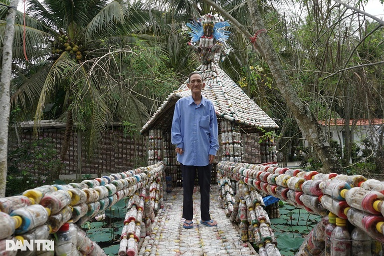 “Dị nhân” nhặt hàng vạn chai nhựa về xây nhà “độc nhất” miền Tây