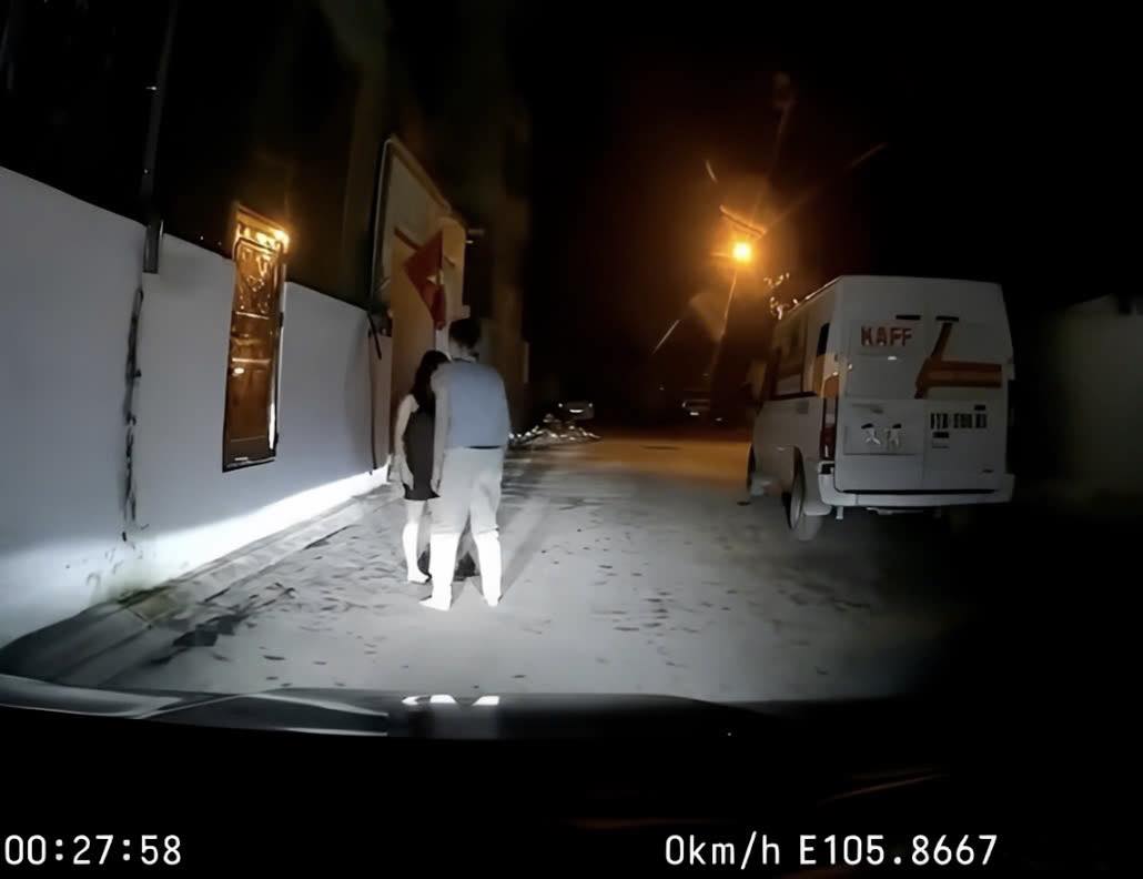 V-I-D-E-O C;ân nh;ắc khi xem