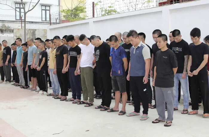 Lừa đảo hàng ngàn người qua mạng rồi về quê xây biệt thự