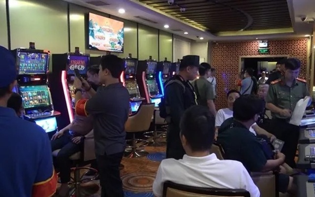 Lộ diện ‘trùm cuối’ trong vụ đánh bạc 106 triệu USD gồm cựu phó chủ tịch tỉnh, ca sĩ, bác sĩ…ở khách sạn Pullman