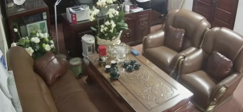 Sở GD-ĐT Ninh Bình vào cu;ộc v;ụ c-l-i-p lãnh đạo trường THPT ‘t;;hân m;;;ật’ với phụ nữ