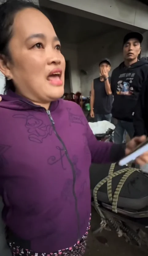 Vjdeo chị gaj lan truyền thông tin về bão lũ