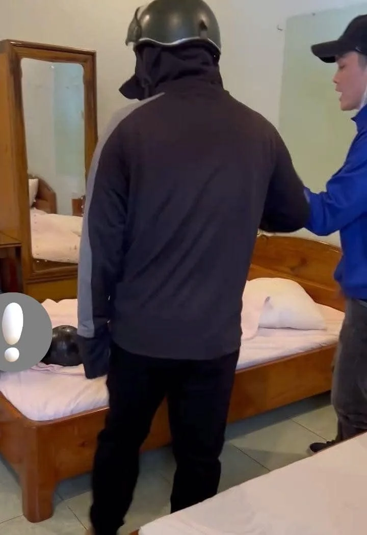 Vjdeo Cho vợ đi ký HĐ và cái kết, b/ắ:t t/ạ:i trận luôn