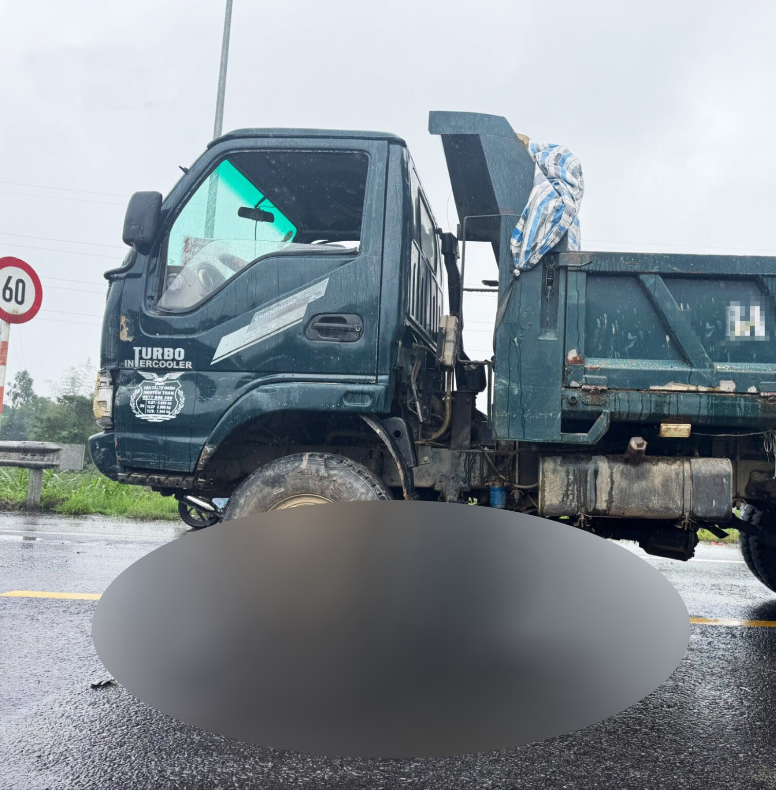 V-i-d-e-o 2 t;hanh ni;ên vư;ợt đèn đỏ bị xe ben t.ô.n;.g 1 v;ă;;ng c;ả 🧠, 1 nguykjch