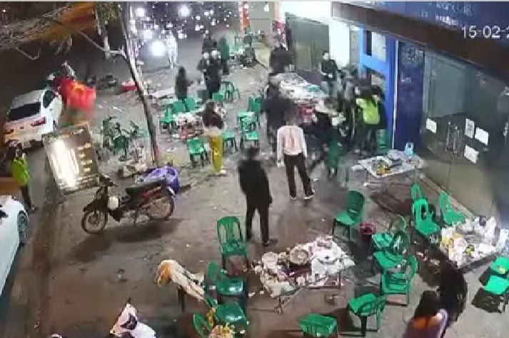 Thanh niên đi n;hậu trêu vk người khác và cái kết nhừ người