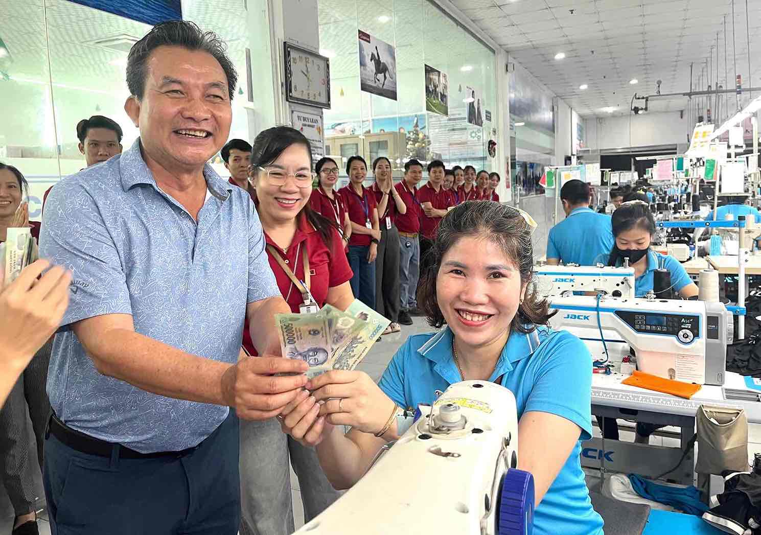 Công ty may ở Đồng Nai thưởng Tết 2026 bình quân hơn 21 triệu đồng/người