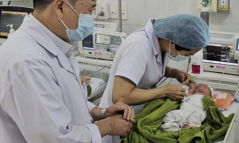 Gia Lai 1 trẻ sơ sinh bị bỏ rơi, cơ thể bị vùi lấp trong vườn cao su.