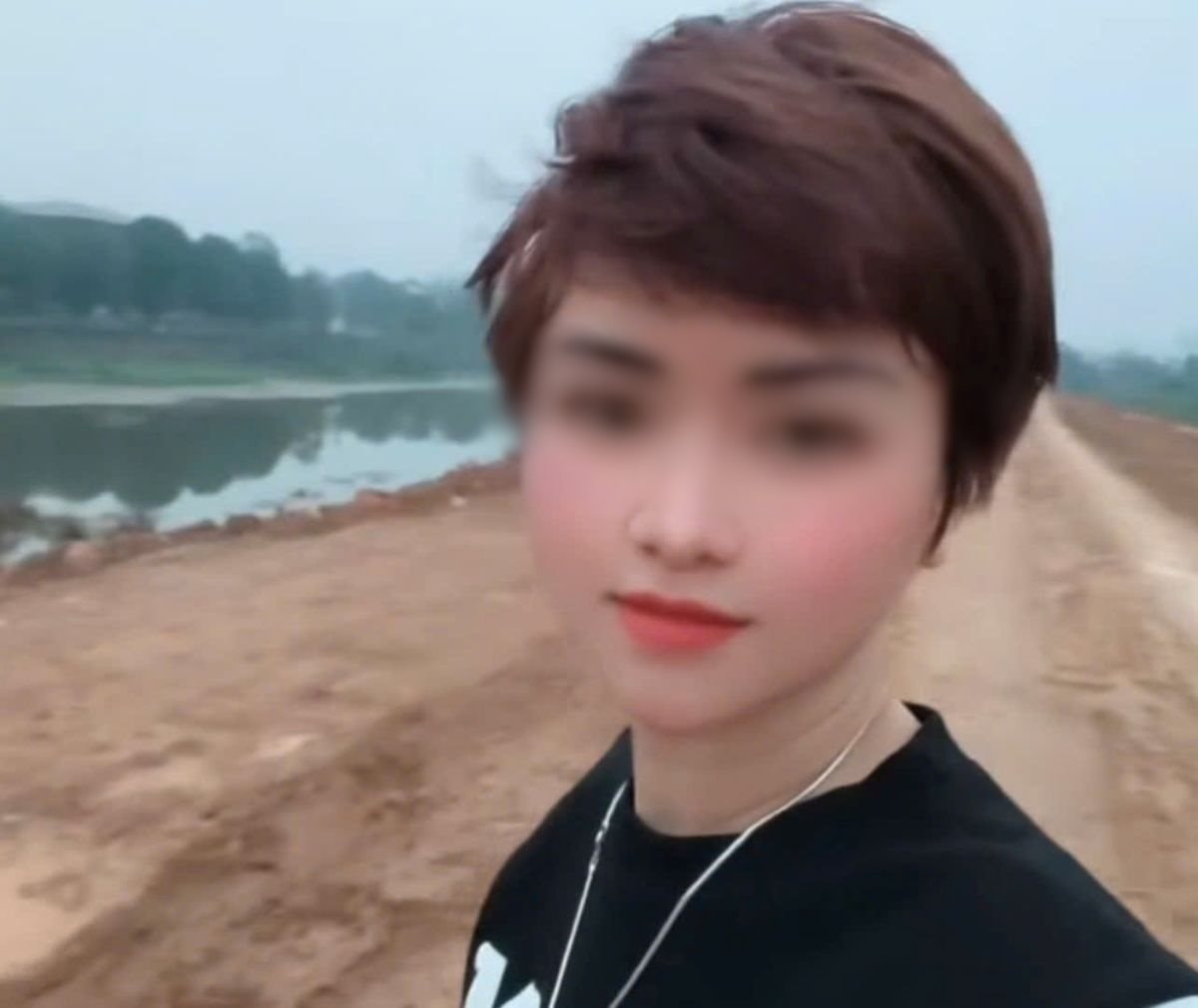 CĐM thắc mắc: Vì sao đã gi:ả ch;;ế:t, ôm tiền đi biệt tích, trở thành tỷ phú và có cuộc sống vạn người mơ thì Thu lại bất ngờ quay về để bị bắ:t. Chả nhẽ tự dưng nhớ mẹ quá nên trở lại à?