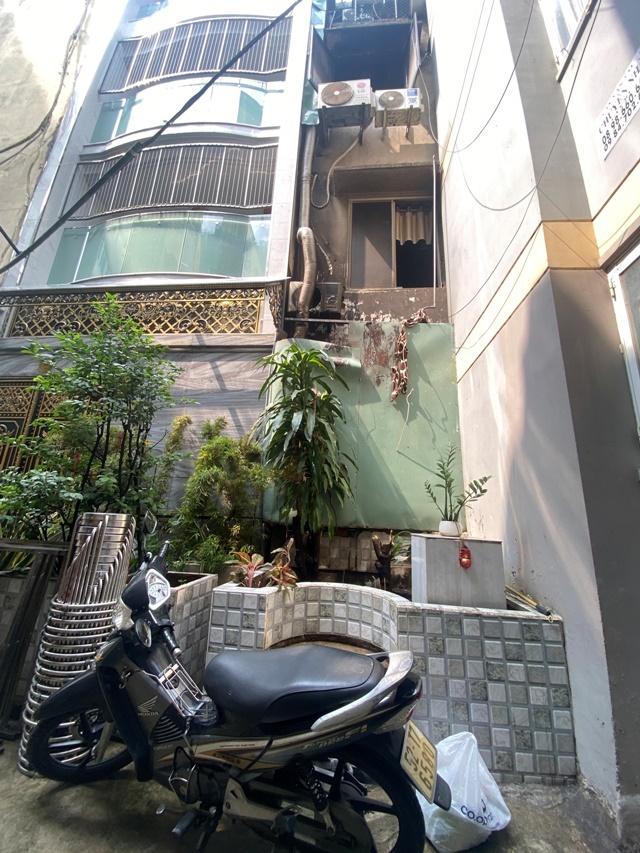 Câu nói khiến cô gái liều mình nhảy từ tầng 3, thoát c;hết thần kỳ trong vụ cháy quán ốc thương tâm ở TP.HCM