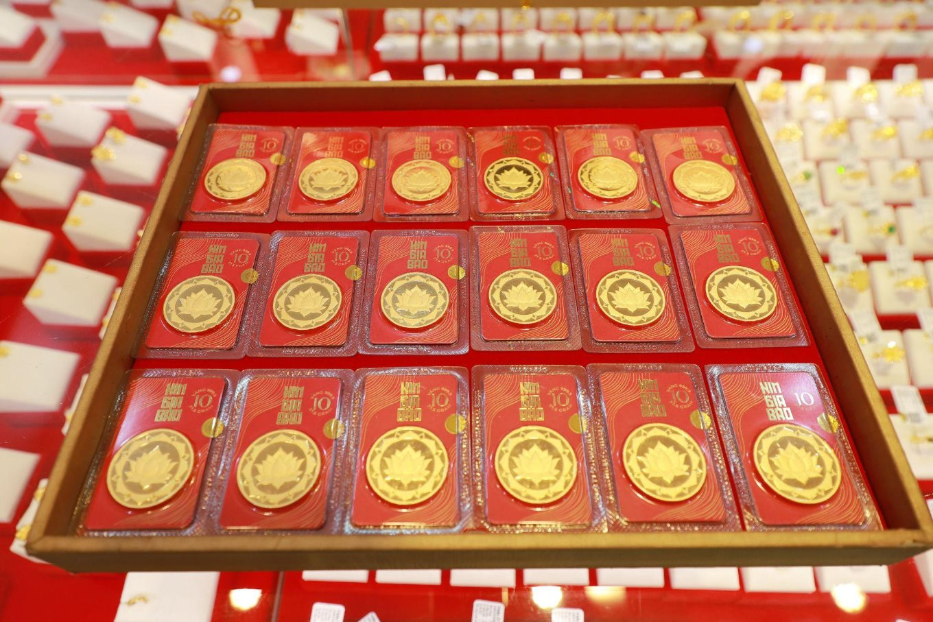 Giá vàng phá đỉnh tuần qua