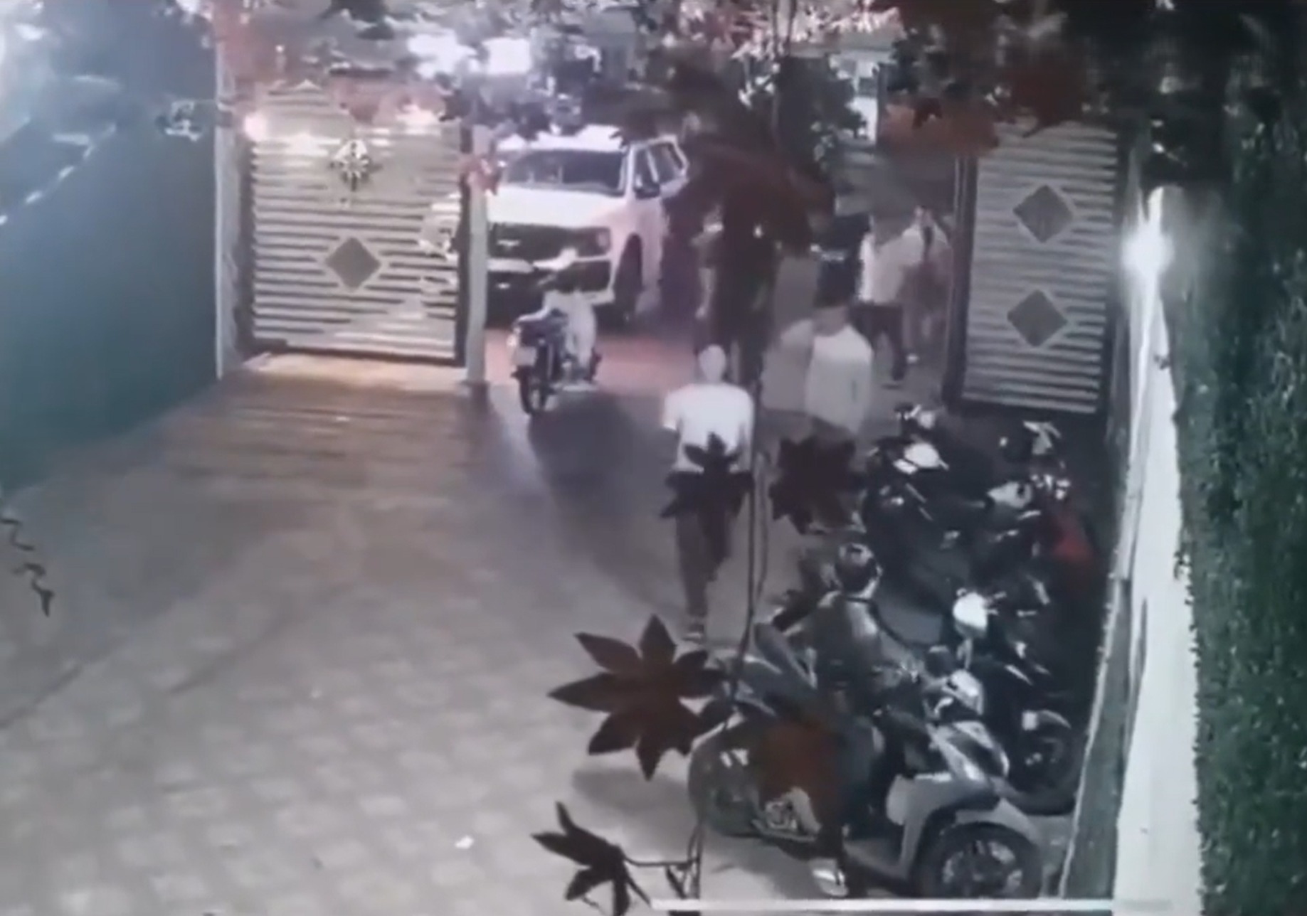 Xô xa’t tại 1 quán karaoke