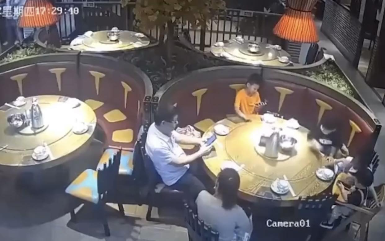 Trẻ con không biết gì đâu