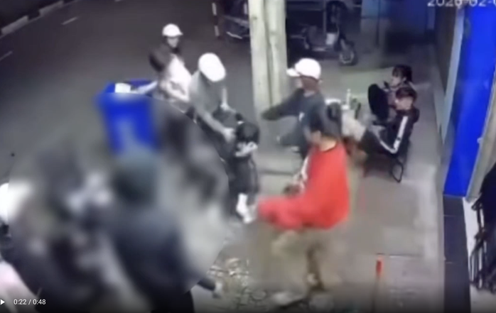 Nam sinh lớp 9 b! bạn học đ”ánh t”’ử v”onq thương tâm