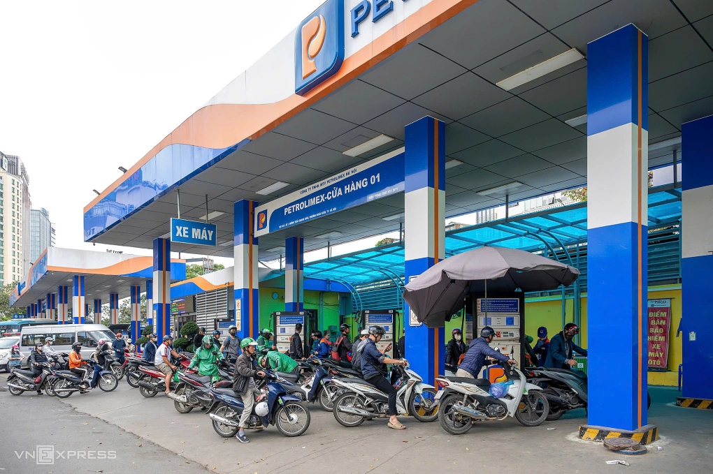 Giá xăng dầu hôm nay 9.3: Tăng mạnh hơn 25% trong phiên