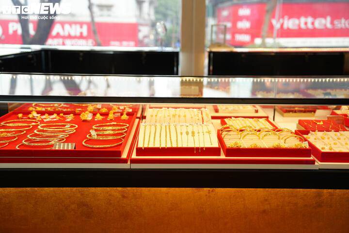 Giá vàng giảm sâu, nhiều người chịu lỗ chỉ sau chưa đầy 24 giờ